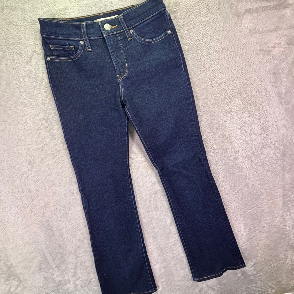 Levi's Women 315 Shaping Bootcut Jeans Size 26 Dark Wash Blue Stretch Denim
